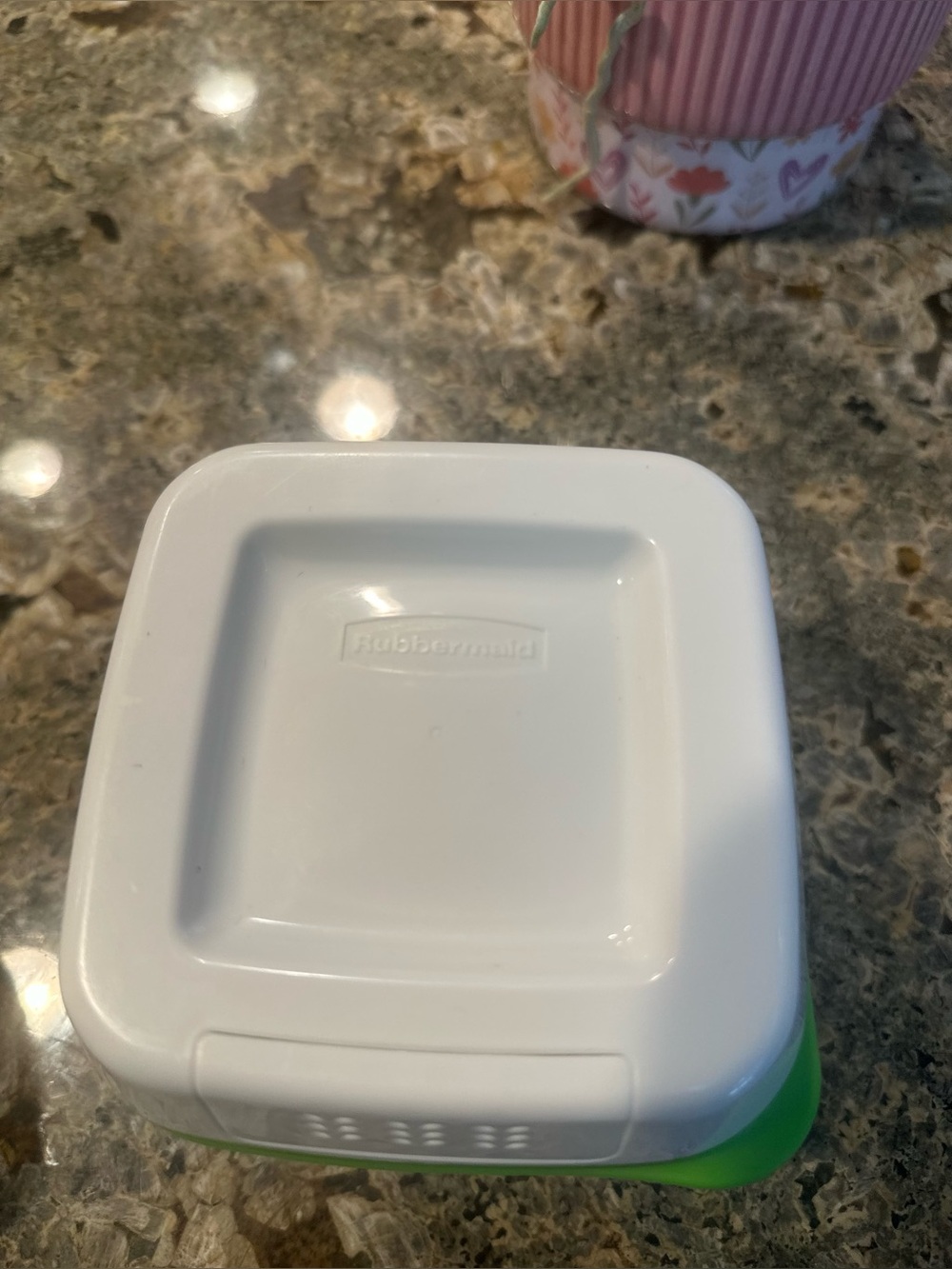 Rubbermaid Produce Saver Container Small Ventilated Food Storage Container Green - Picture 5 of 5